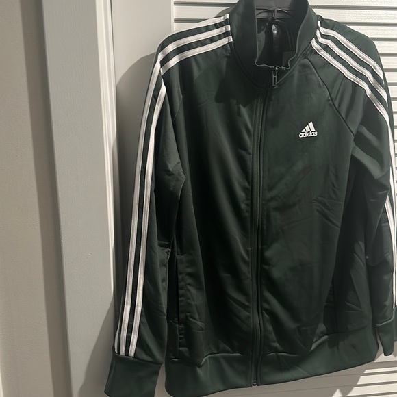 NWT GREEN & WHITE ADIDAS TRACK TOP with zipper down and Front Pocket. Size 1X/2X - Picture 1 of 7